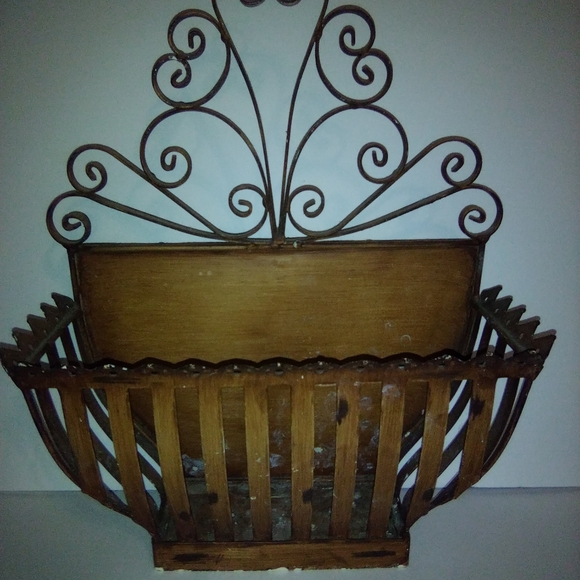 VINTAGE Decorative WROUGHT IRON HANGING planter - Picture 1 of 4
